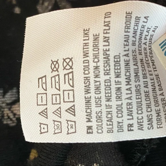 American Eagle Black Floral Cut Out V-Neck Short Sleeve Mini Sundress Dress - Picture 9 of 9